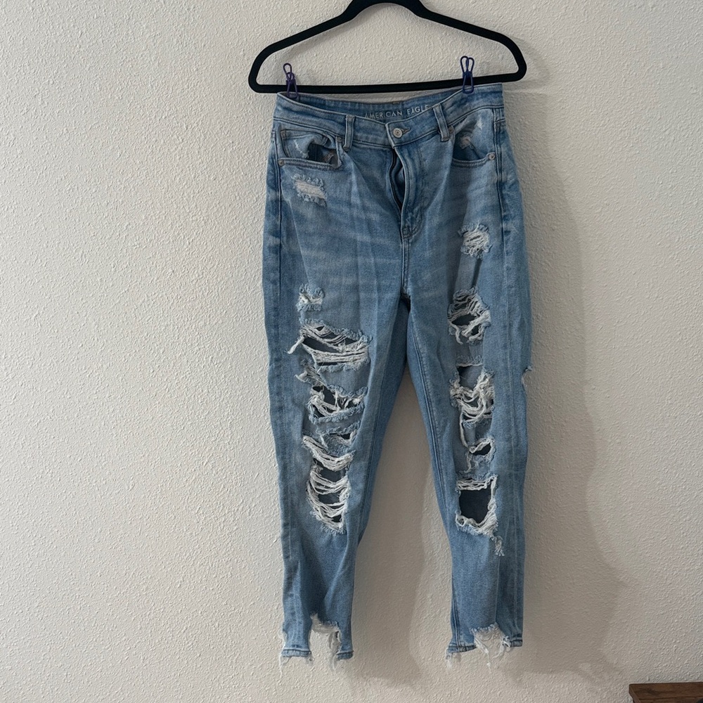 American Eagle Outfitters Light Blue Distressed Ankle Jeans